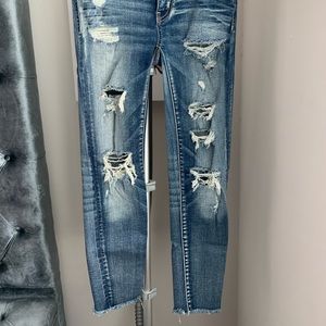 AEO DISTRESSED DARK WASH CROP JEANS